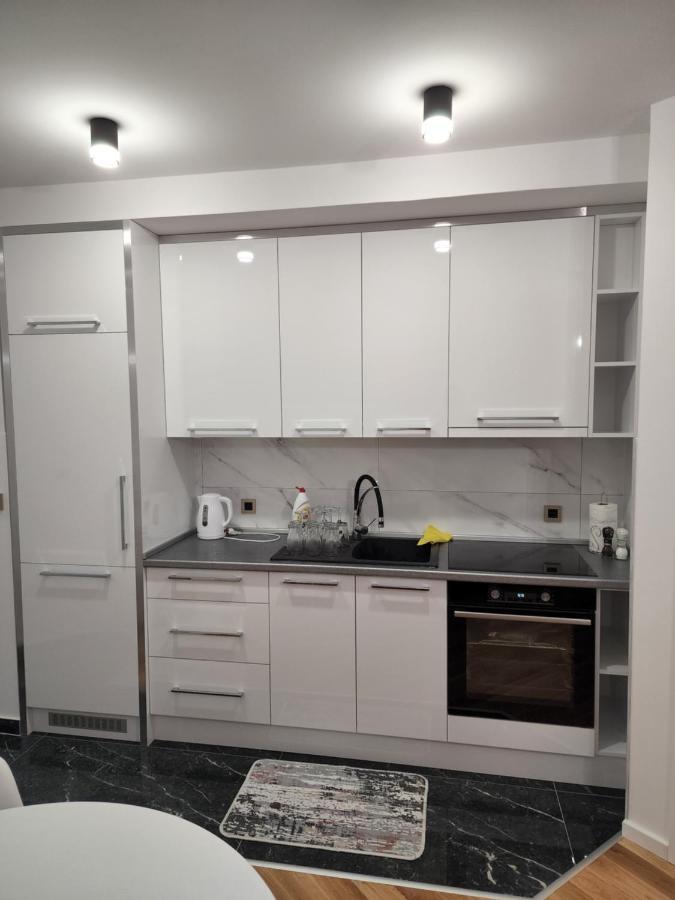 Apartman Park Lake Tuzla Esterno foto